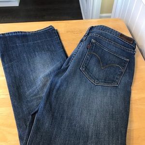 Levi’s Dark navy jeans